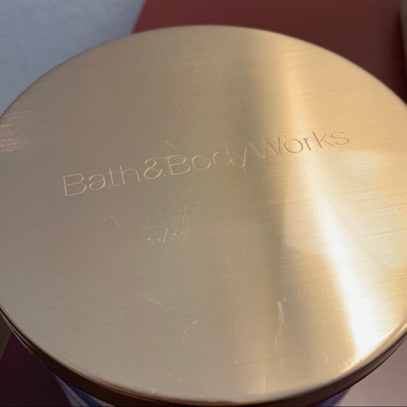 Bath & Body Works Gingham Scented Candle - Picture 2 of 4